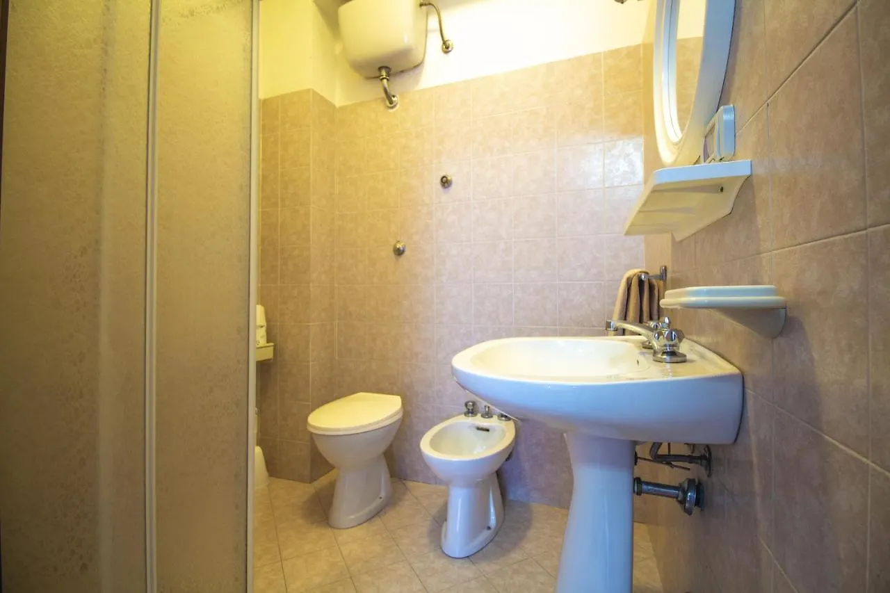 Piccolo Hotel Nuova Gestione Cala Gonone 2*,